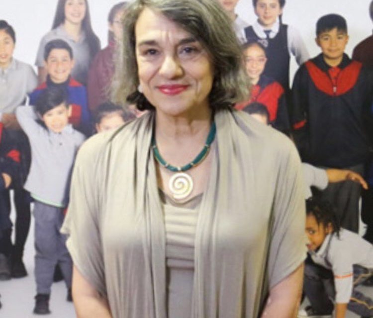 Felicitamos a Sol Serrano, (generacion ‘71) por ser la primera mujer en adjudicarse el Premio Nacional de Historia